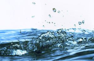 Артезианска вода – защо да изберем нея?